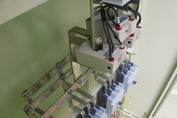 米易配电柜-应急照明配电柜使用对工作人员的具